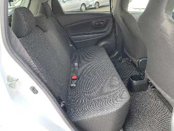 TOYOTA VITZ 2018 Image 18