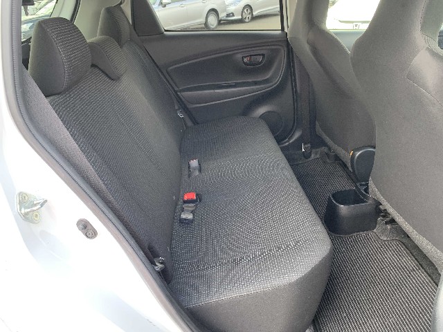 TOYOTA VITZ 2018 Image 24