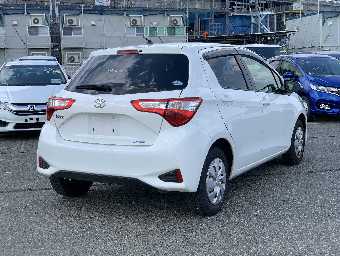 TOYOTA VITZ 2018 Image 22