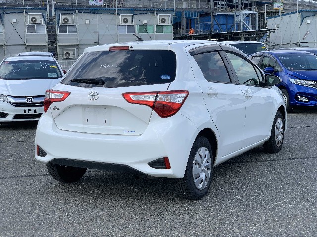 TOYOTA VITZ 2018 Image 28