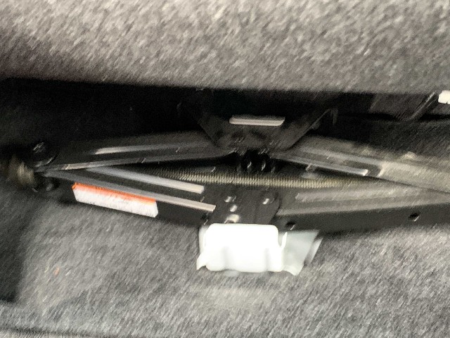 TOYOTA VITZ 2018 Image 30