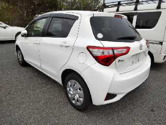 TOYOTA VITZ 2018 Image 4