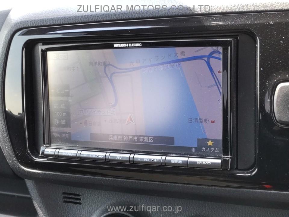 TOYOTA VITZ 2018 Image 9