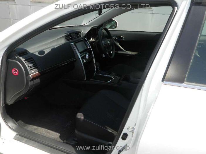 TOYOTA MARK X 2018 Image 8