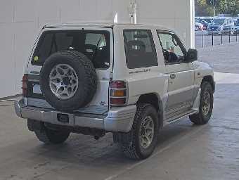 MITSUBISHI PAJERO 1999 Image 2