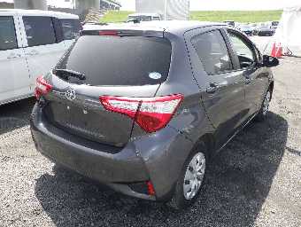 TOYOTA VITZ 2018 Image 2