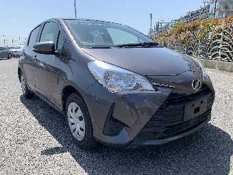 TOYOTA VITZ 2018 Image 13