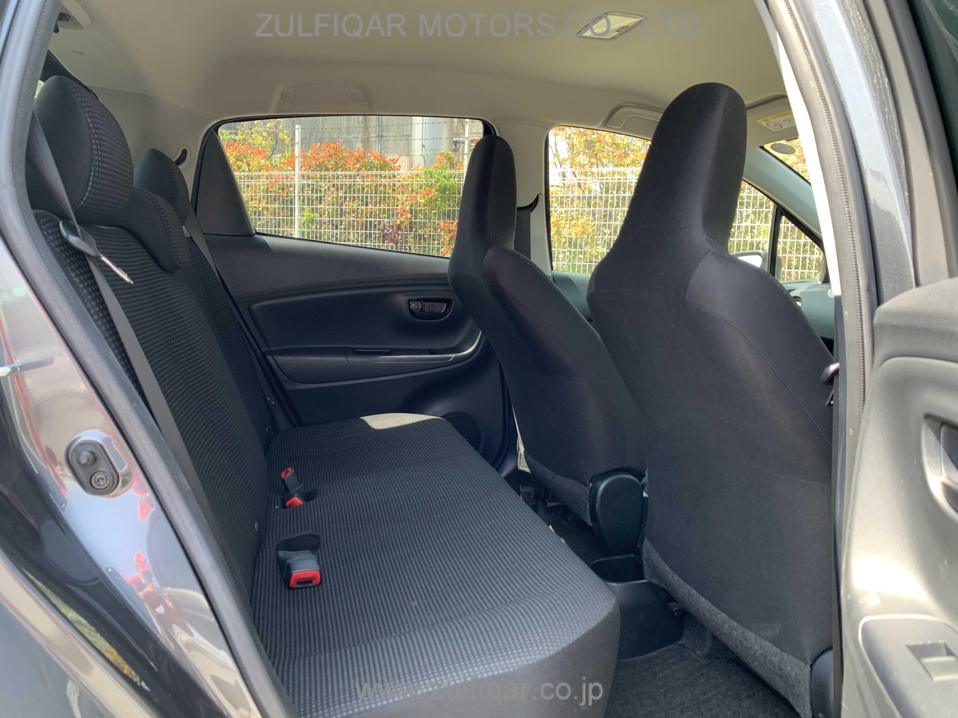 TOYOTA VITZ 2018 Image 23