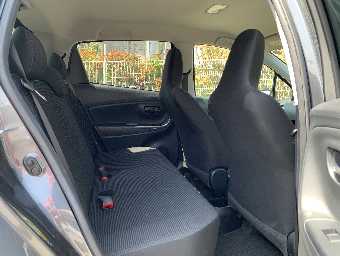 TOYOTA VITZ 2018 Image 17