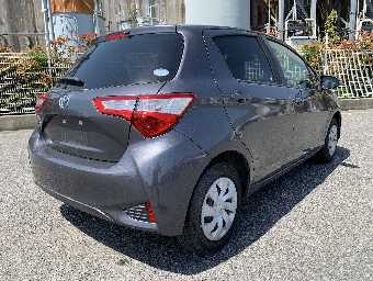 TOYOTA VITZ 2018 Image 19