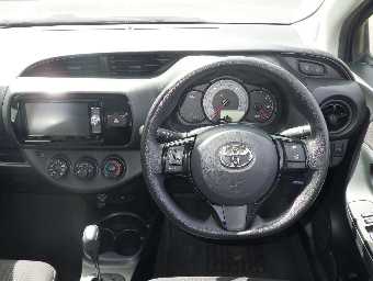 TOYOTA VITZ 2018 Image 6