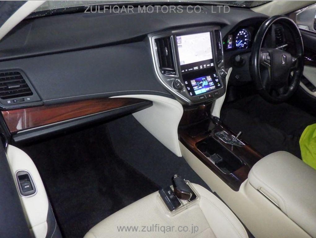 TOYOTA CROWN HYBRID 2013 Image 3