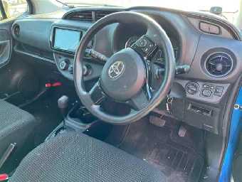 TOYOTA VITZ 2019 Image 3