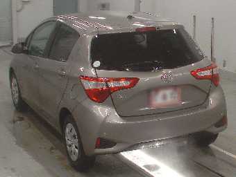 TOYOTA VITZ 2019 Image 6