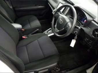 TOYOTA COROLLA FIELDER 2018 Image 5