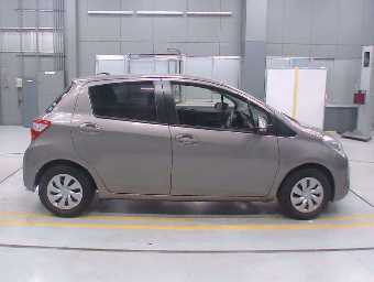 TOYOTA VITZ 2019 Image 3