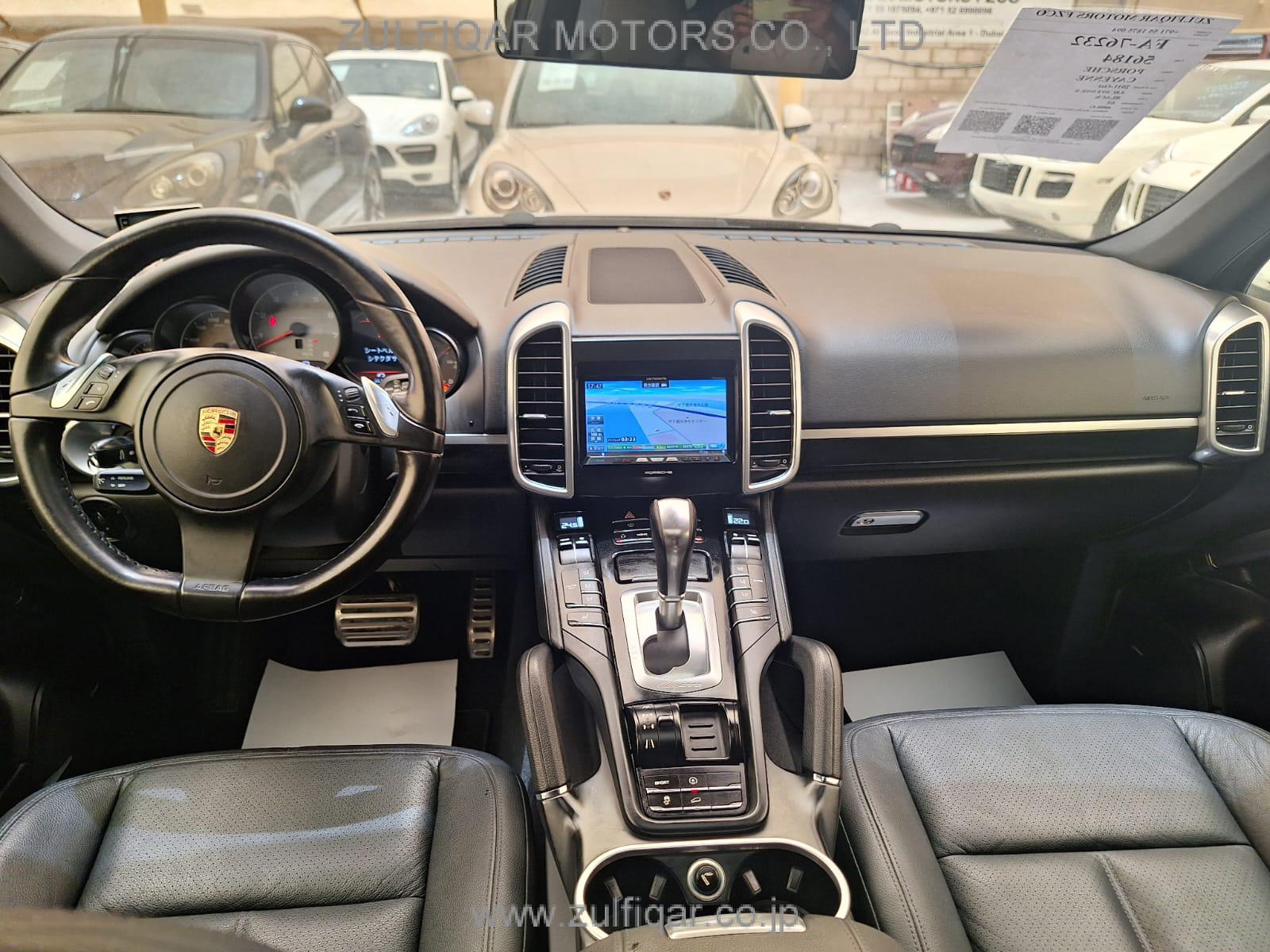 PORSCHE CAYENNE 2011 Image 19