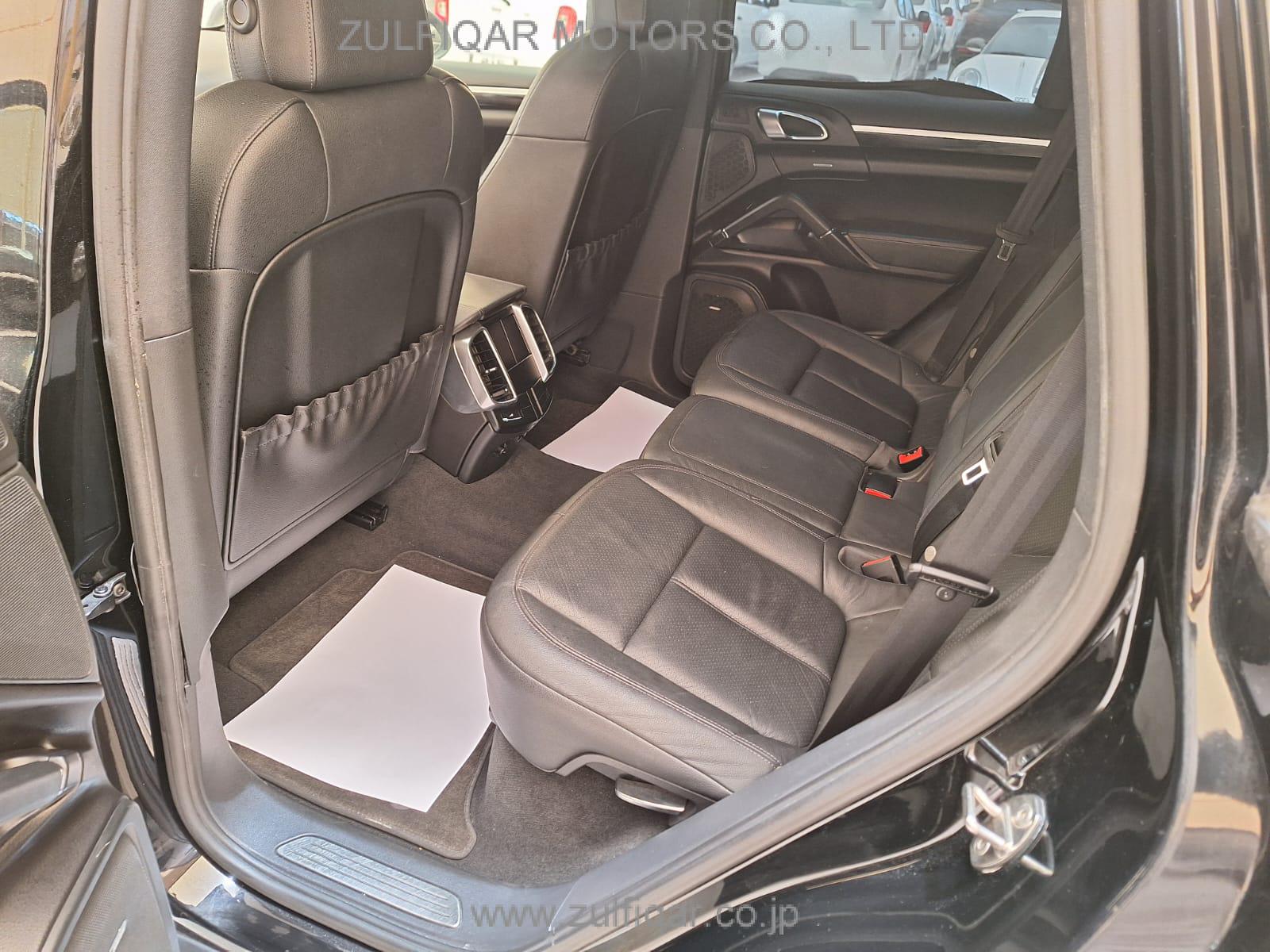 PORSCHE CAYENNE 2011 Image 23