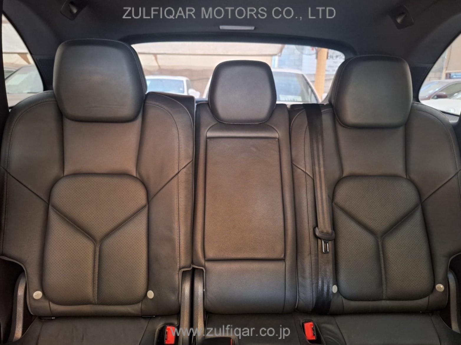 PORSCHE CAYENNE 2011 Image 25