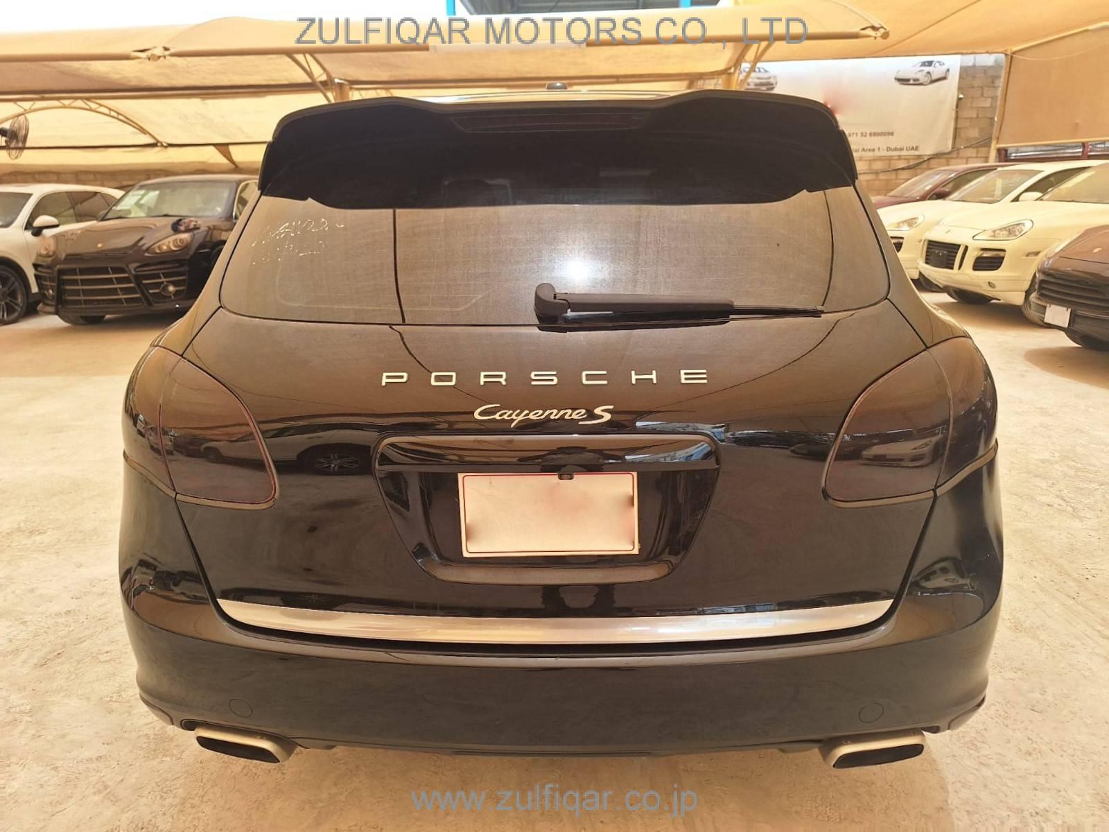 PORSCHE CAYENNE 2011 Image 4