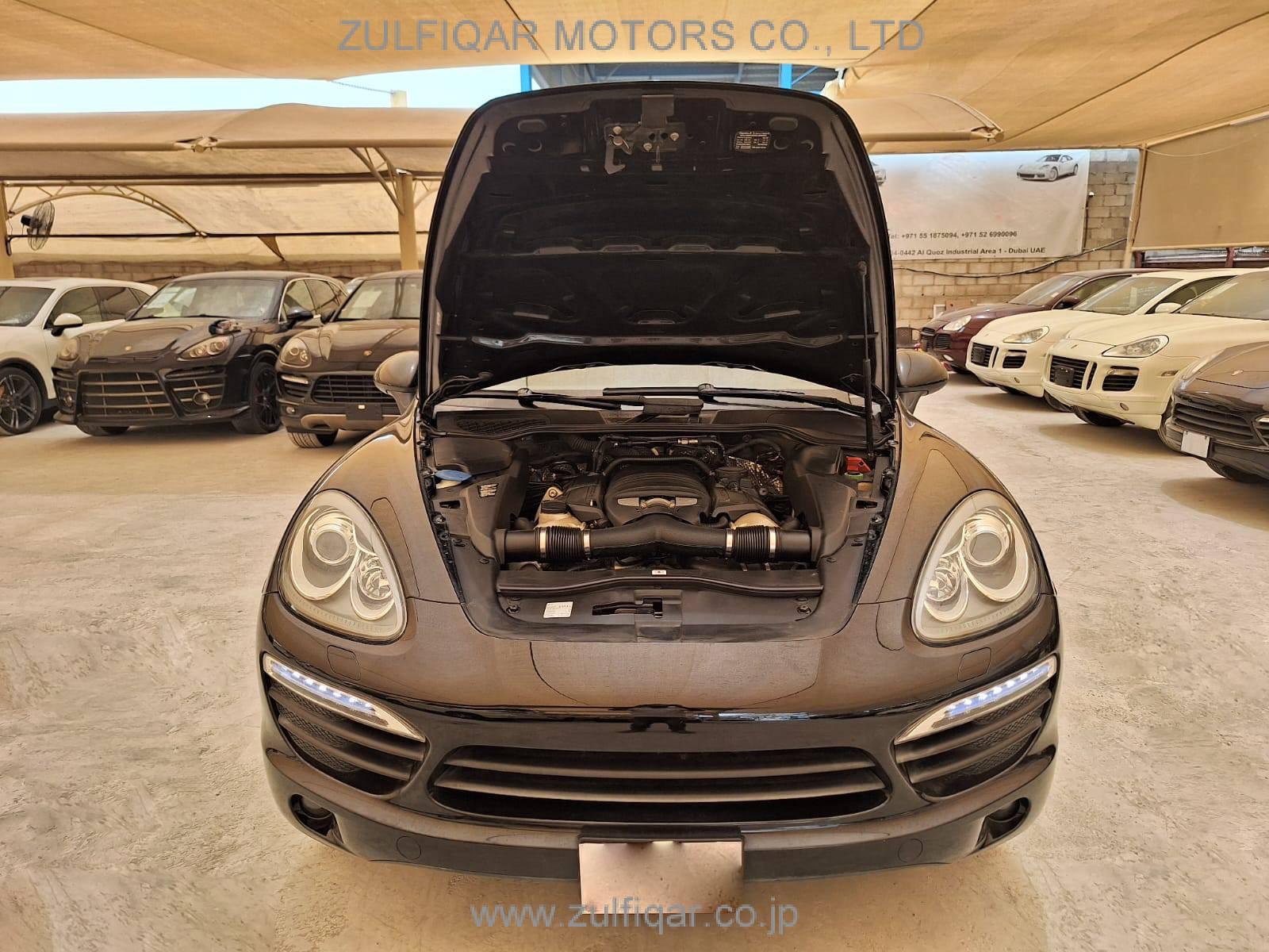 PORSCHE CAYENNE 2011 Image 9