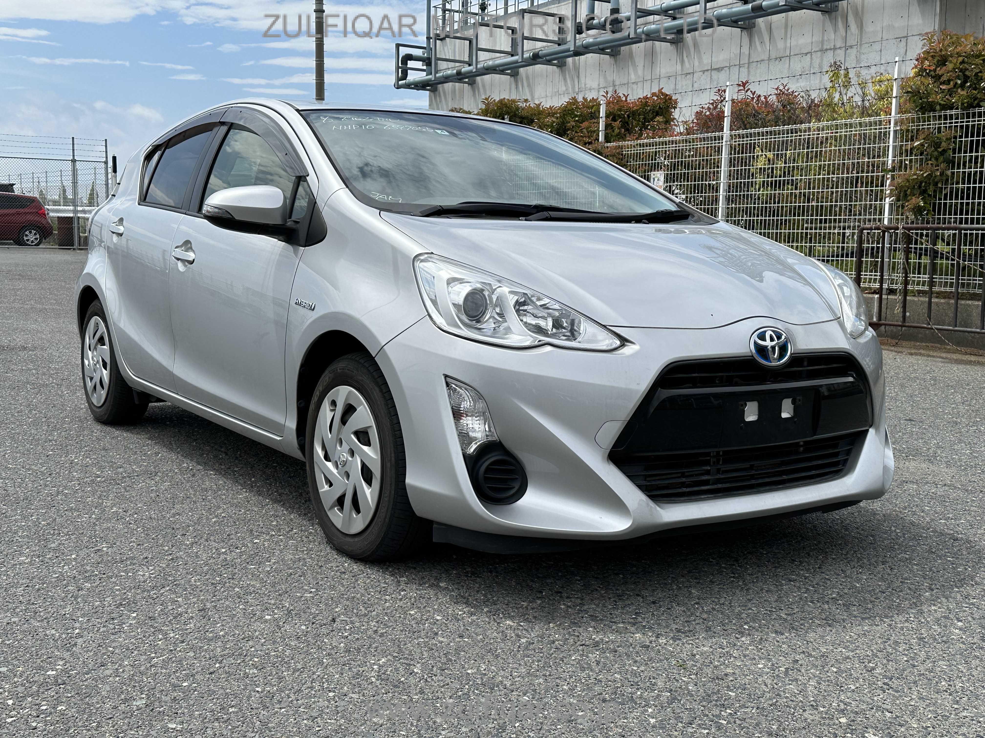 TOYOTA AQUA 2017 Image 11