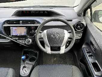 TOYOTA AQUA 2017 Image 10