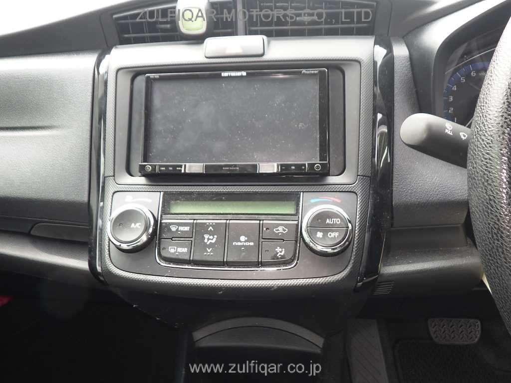 TOYOTA COROLLA AXIO 2015 Image 10