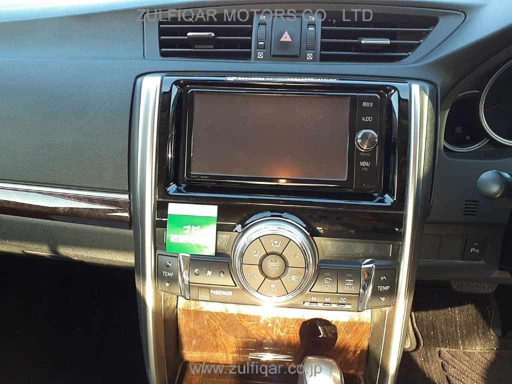 TOYOTA MARK X 2017 Image 10