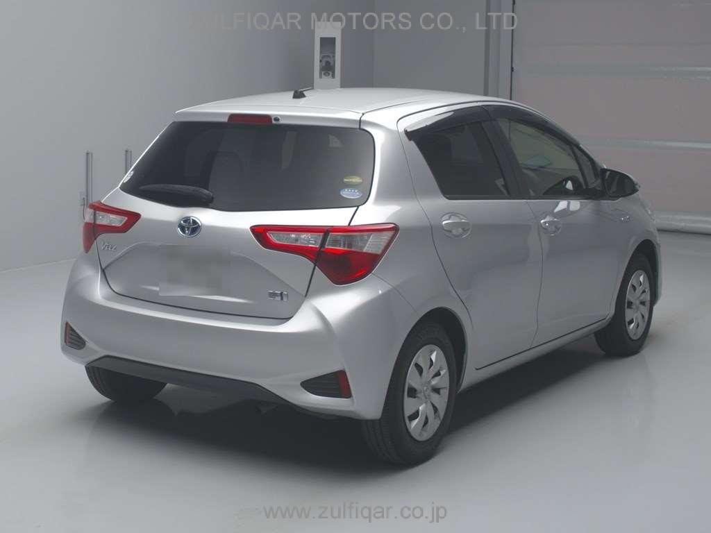 TOYOTA VITZ 2018 Image 2