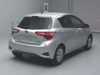 TOYOTA VITZ 2018 Image 2