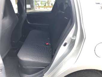 TOYOTA VITZ 2018 Image 11