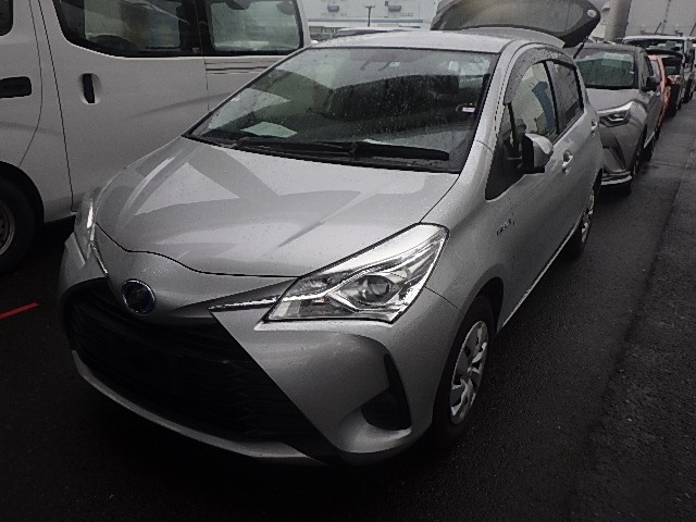 TOYOTA VITZ 2018 Image 19