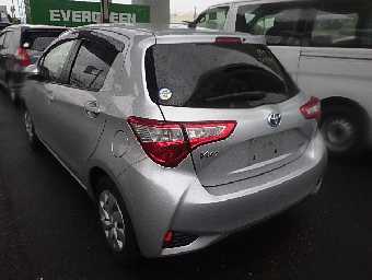 TOYOTA VITZ 2018 Image 16