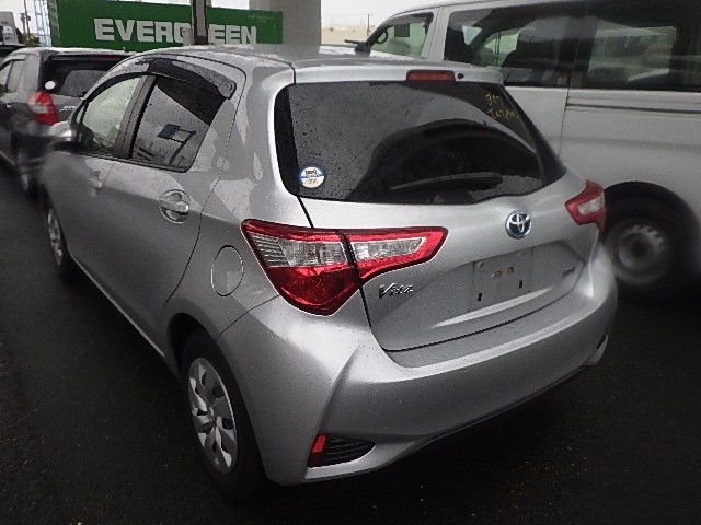 TOYOTA VITZ 2018 Image 22