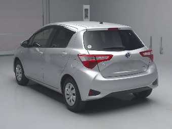TOYOTA VITZ 2018 Image 4