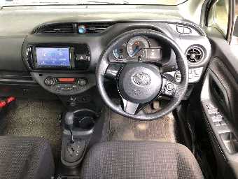 TOYOTA VITZ 2018 Image 6