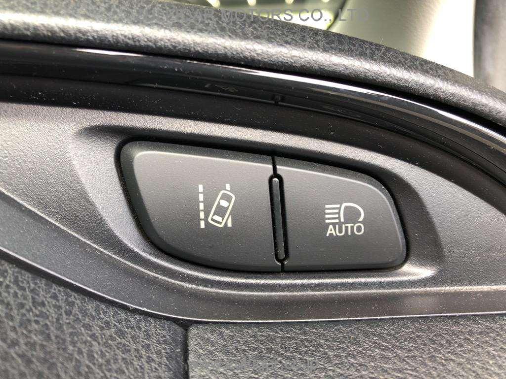 TOYOTA VITZ 2018 Image 7