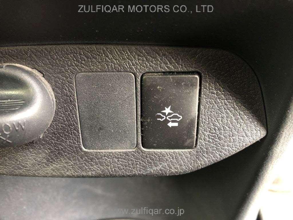 TOYOTA VITZ 2018 Image 9