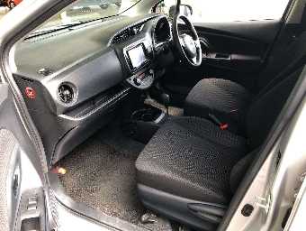 TOYOTA VITZ 2018 Image 10