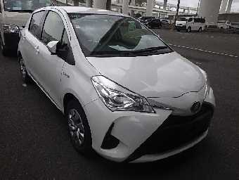 TOYOTA VITZ 2018 Image 11