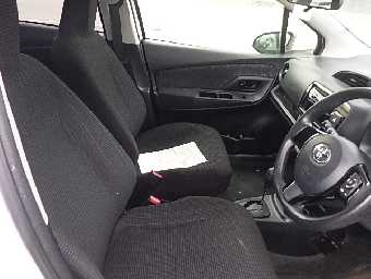 TOYOTA VITZ 2018 Image 12