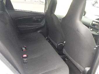 TOYOTA VITZ 2018 Image 15