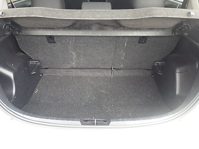 TOYOTA VITZ 2018 Image 22