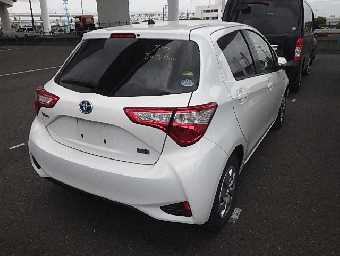 TOYOTA VITZ 2018 Image 17