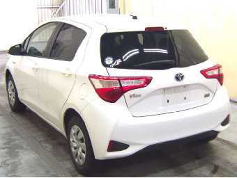 TOYOTA VITZ 2018 Image 4