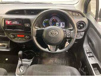 TOYOTA VITZ 2018 Image 6