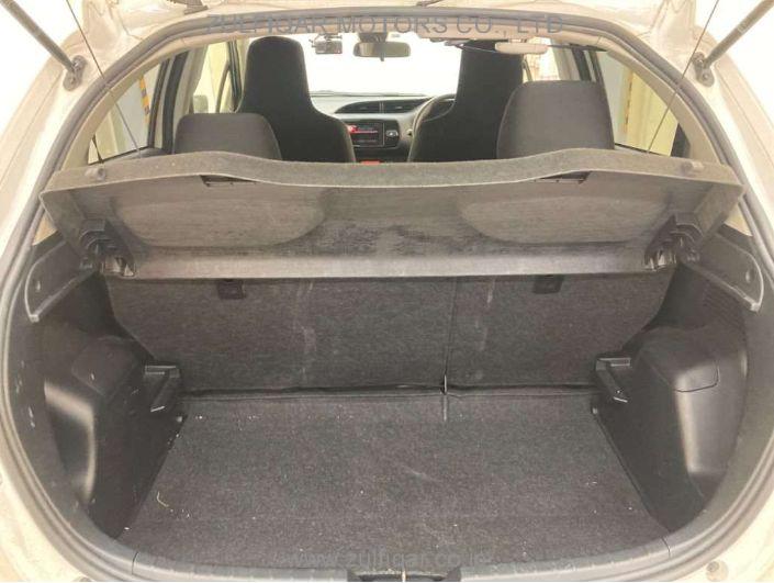 TOYOTA VITZ 2018 Image 7