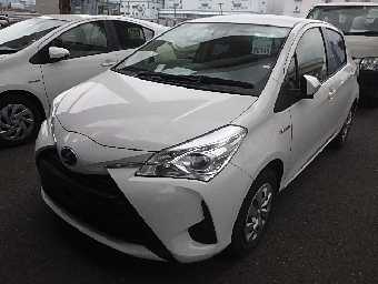 TOYOTA VITZ 2018 Image 10
