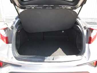 TOYOTA C-HR 2020 Image 9